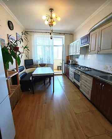 Уютная трехкомнатная квартира в современном кирпичном доме на Левитана. Одеса