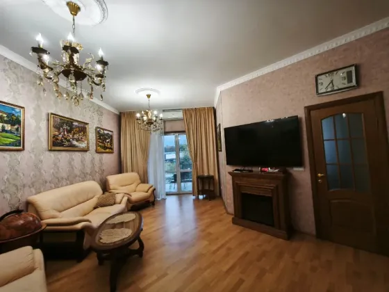 Продажа 3к Квартира 89 кв.м Возз'єднання 17 Ужгород