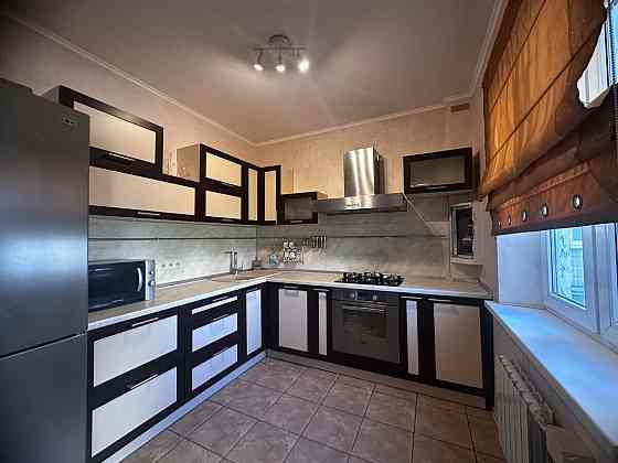 Оренда Квартира 3-кімнатна, 5/10 поверх на Вишняківська, 12 Киев