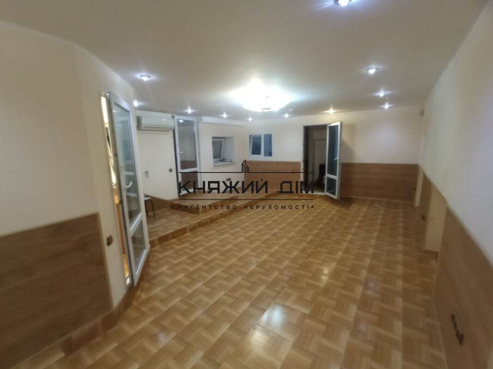 Продаж офісне приміщення на Почайнинская ул. поверх - -1/6 Київ - фото 1