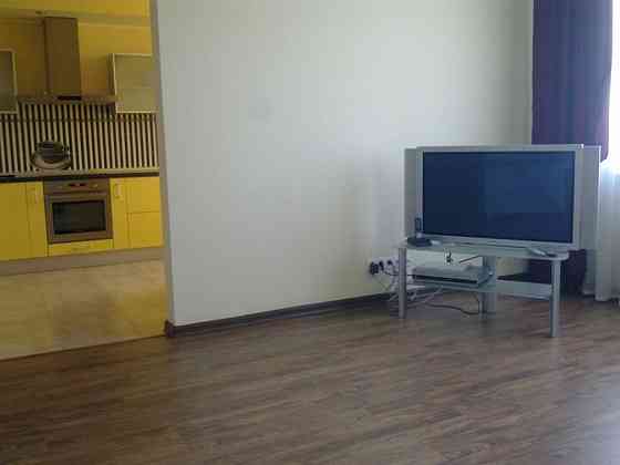 Оренда Квартира 3-кімнатна, 14/36 поверх на ул. Княжий Затон, 21 Київ