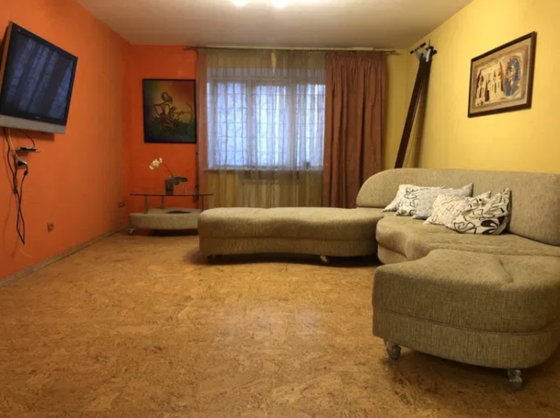 Оренда Квартира 3-кімнатна, 5/16 поверх на Урловская ул., 8 Київ