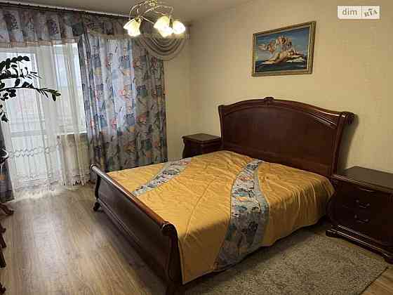 Оренда Квартира 5-кімнатна, 4/4 поверх на Червонохрестівська Vinnytsya