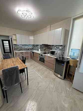 Оренда Будинок 3-кімнатний на Регенераторна вул., 4 Київ