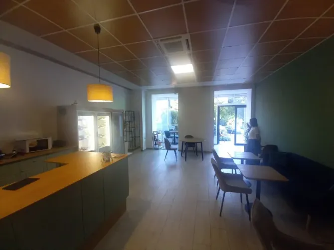 New Shop for rent on the red line in the residential complex 