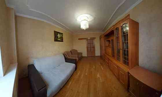 Оренда Квартира 3-кімнатна, 9/10 поверх на ул. Вишняковская Киев