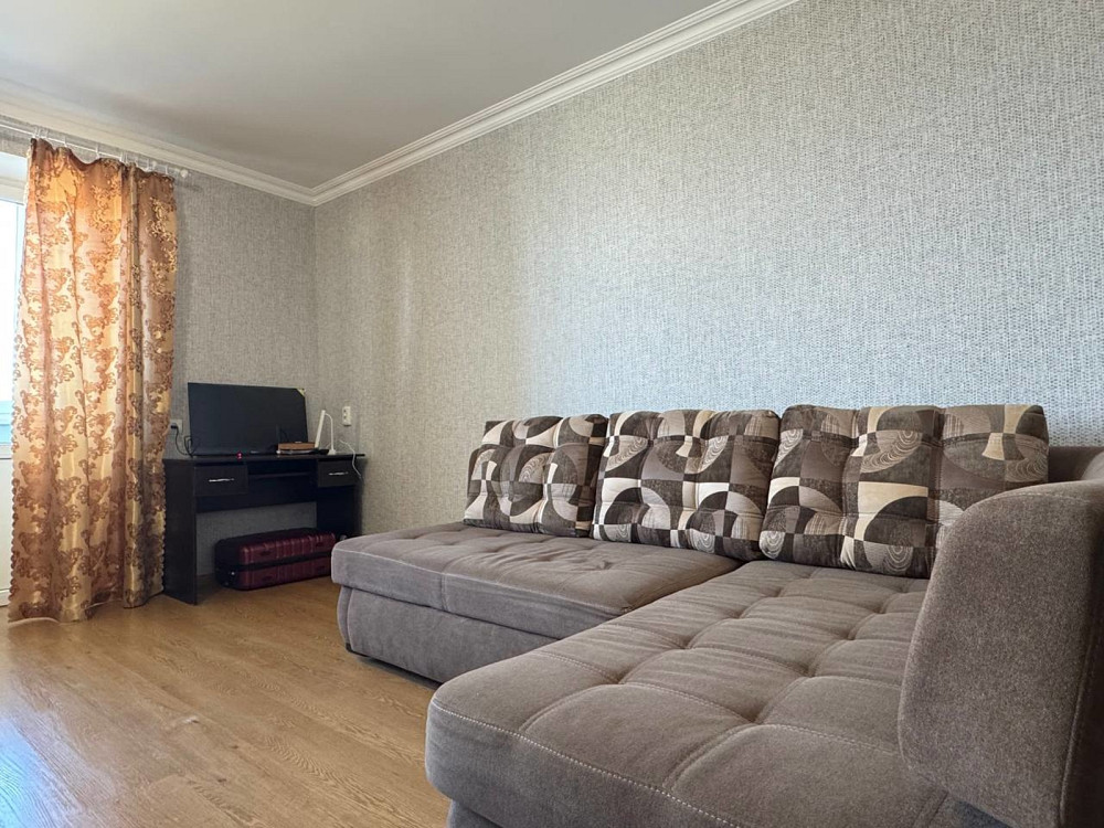 Продаж Квартира 3-кімнатна, 8/9 поверх на 8 Марта ул., 17 Дніпро - фото 2