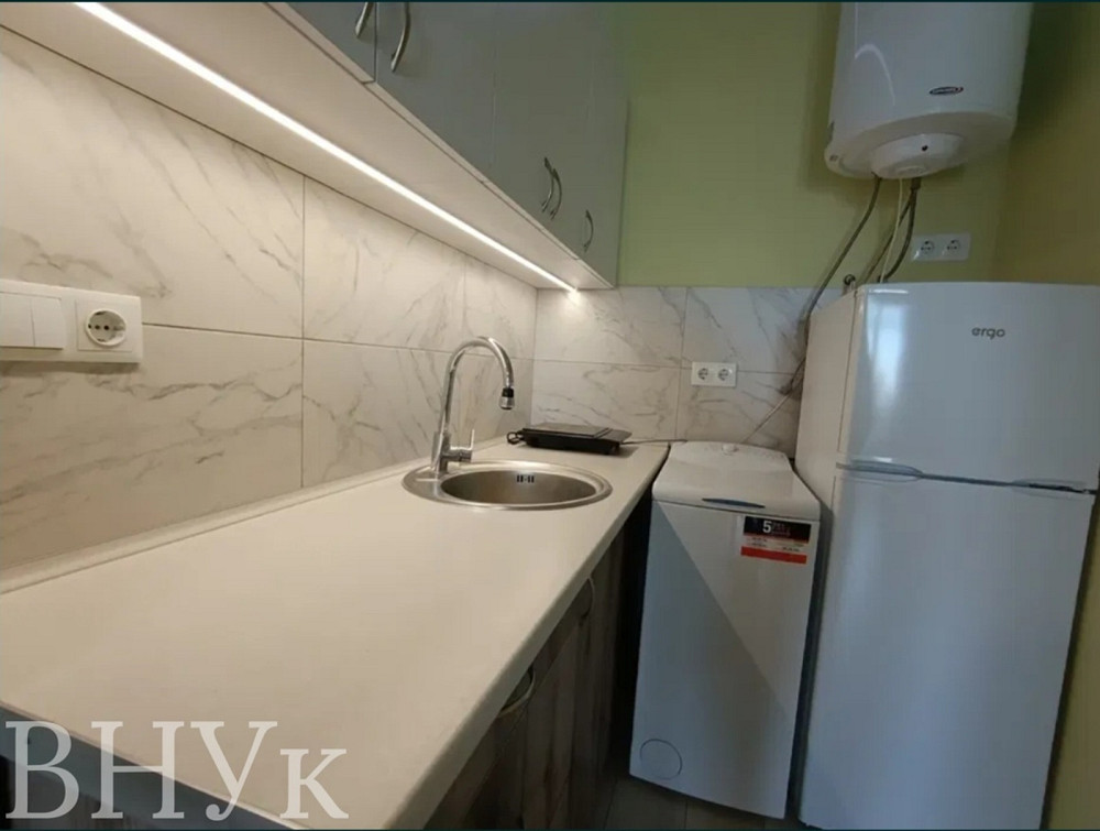 Продаж Квартира 1-кімнатна, 10/10 поверх на вул. Зелена Львів - фото 2