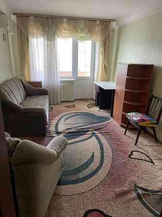 Оренда Квартира 2-кімнатна, 5/5 поверх на Верховної Ради, 28 Киев