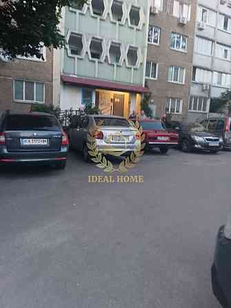 Простора 3-кімнатна квартира з меблями, вул. Рональда Рейгана 4А Київ