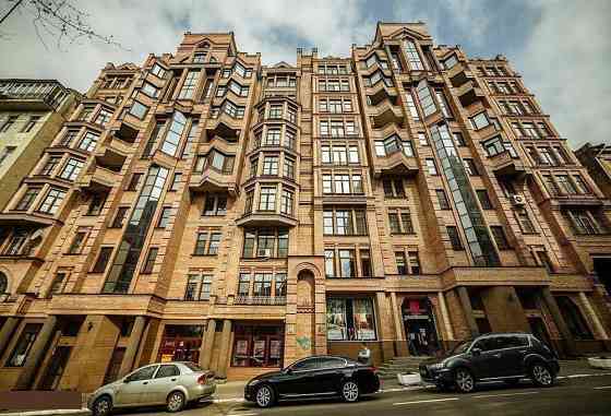 Продаж Квартира 4-кімнатна, 5/9 поверх на Гончара Олеся вул., д. 26 Kiev