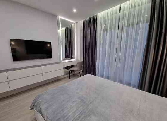 Продаж Квартира 2-кімнатна, 4/9 поверх на Набережно-Рибальська вул., д. 3 Київ