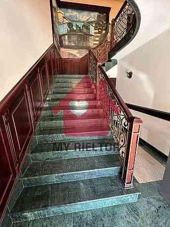 Оренда приміщення вільного призначення на Жупанатська пл. поверх - 2/8 Uzhhorod