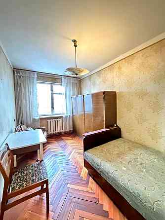 Продаж Квартира 2-кімнатна, 5/5 поверх на Академіка Шалімова вул., д. 12 Київ