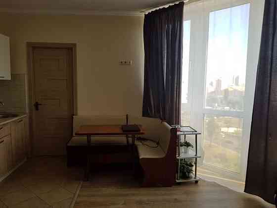 Оренда Квартира 2-кімнатна, 14/35 поверх на пр. Соборности, 30 Киев