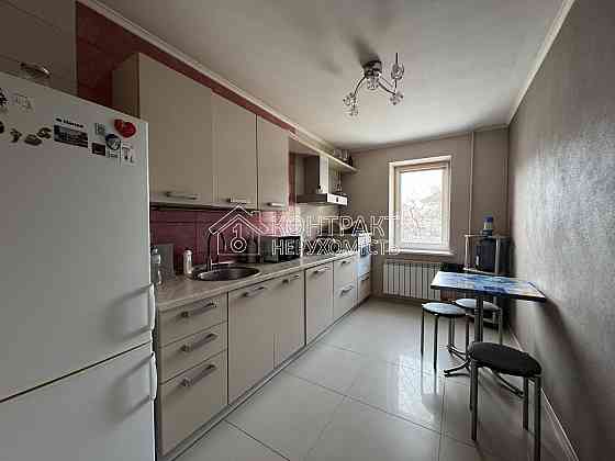 Продаж Квартира 3-кімнатна, 1/10 поверх на вул. Титаренківський Kharkiv