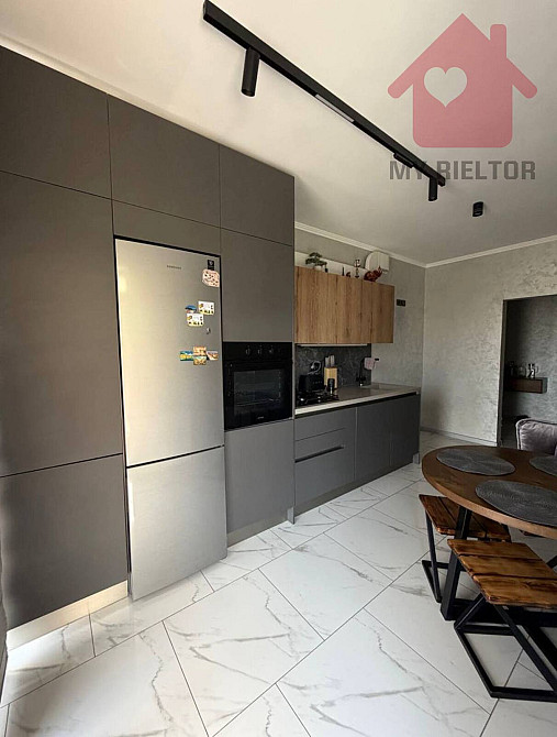 Продаж Квартира 2-кімнатна, 2/8 поверх на Перемоги Ужгород - фото 1