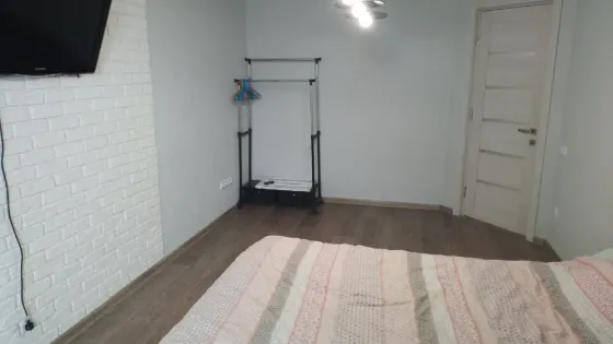 I will rent a spacious 1-room apartment on Tairova in the residential complex “Dmitrievsky 1” Odessa