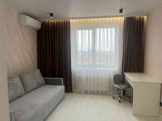 Продаж Квартира 3-кімнатна, 8/10 поверх на Аржанова ул., 3 Дніпро