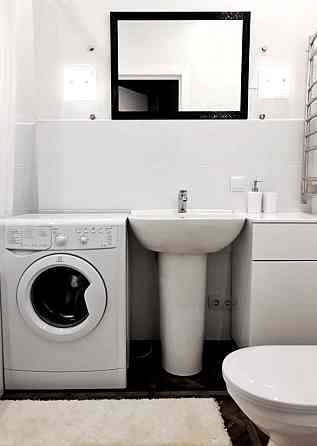 Оренда Квартира 1-кімнатна, 5/25 поверх на Центральная ул., 19 а Kiev