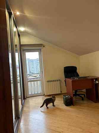 Продаж Квартира 4-кімнатна, 3/4 поверх на вул. Скромна Львів