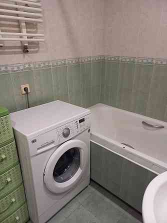 Продаж Квартира 2-кімнатна, 8/10 поверх на Миколи Міхновського вул., д. 10а Kiev