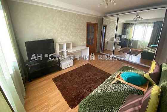 Оренда Будинок 2-кімнатний на Євгена Коновальця вул., 33 Київ