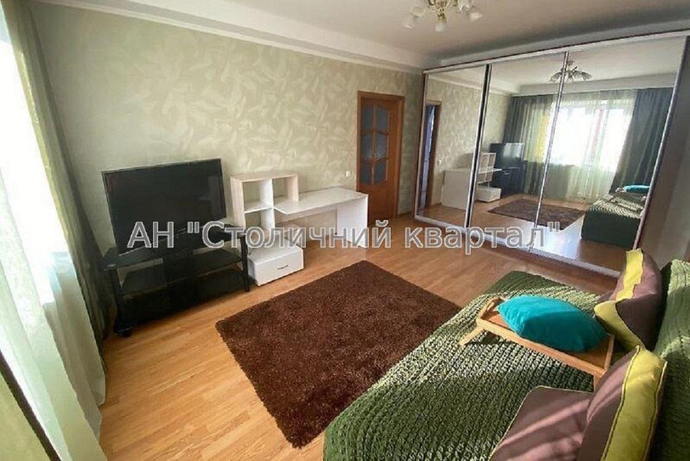 Оренда Будинок 2-кімнатний на Євгена Коновальця вул., 33 Київ - фото 1