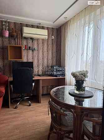 Продаж Квартира 3-кімнатна, 9/9 поверх на вул. Светлая Kharkiv