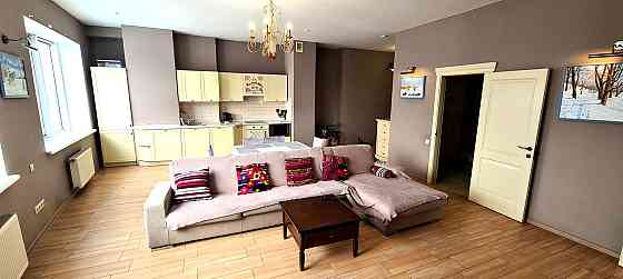 Продаж Квартира 2-кімнатна, 16/27 поверх на Оболонська Набережна вул., д. 1, к. 2 Kiev