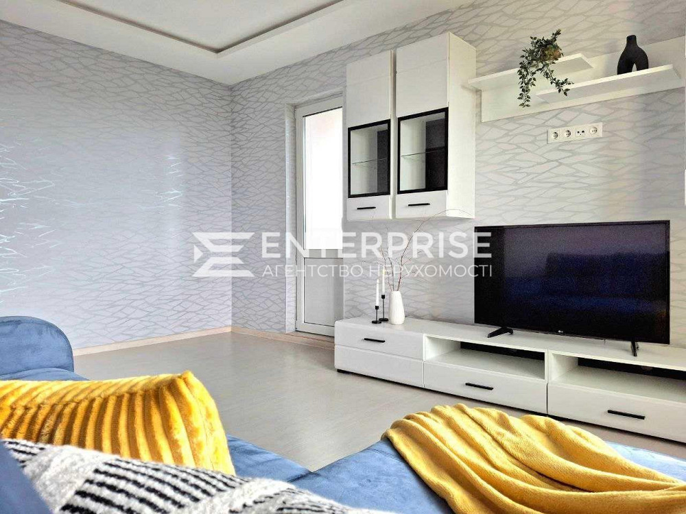 Продаж 3к Квартира 92 кв.м Хорольська вул. Kiev - photo 1