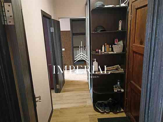 Продаж 2к Квартира 60.7 кв.м Урлівська вул. Kiev