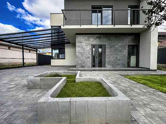 Продаж 2-поверховий Будинок з ділянкою 5.2 сот 185 кв.м  на Арктична Briukhovychi (Peremyshlianskyi raion)