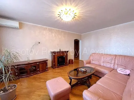 Продаж 3к Квартира 65 кв.м Инглези, 3/3 Одеса