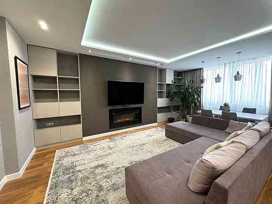 Продаж Квартира 4-кімнатна, 17/24 поверх на Чавдар, 2 Kiev