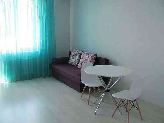 Оренда Квартира 1-кімнатна, 13/26 поверх на Харьковское шоссе, 188 Kiev