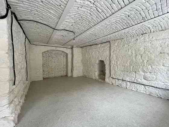 Продаж приміщення вільного призначення на вул. Шевченка Тараса приміщень - 2, поверх - 1/4 Львів