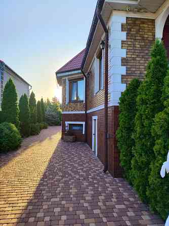 Продаётся великолепный 2х этажный дом в центре  с.Усатово. Усатове