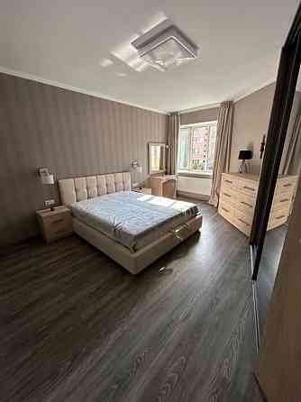 Продаж Квартира 3-кімнатна, 2/5 поверх 