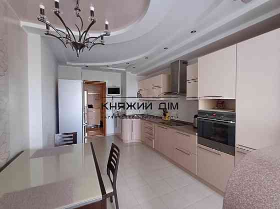 Оренда Квартира 4-кімнатна, 11/36 поверх на Срибнокильская ул. Київ