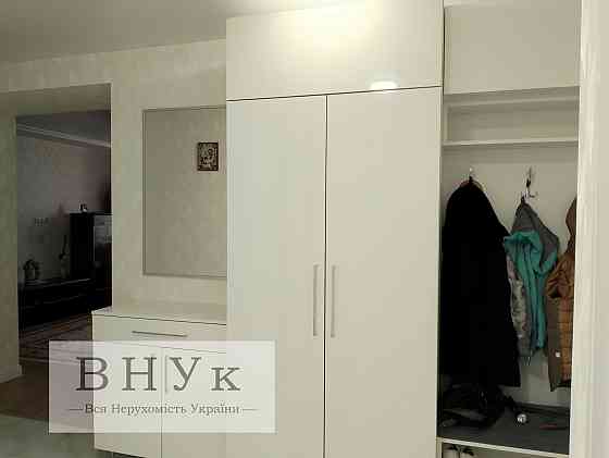 Продаж Квартира 3-кімнатна, 2/10 поверх на вул. Бандери С. Ternopil'