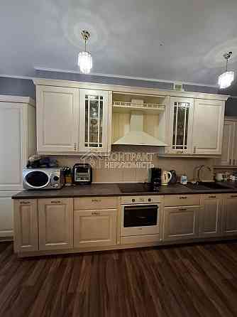 Продаж Квартира 3-кімнатна, 21/25 поверх на вул. Науки Харків