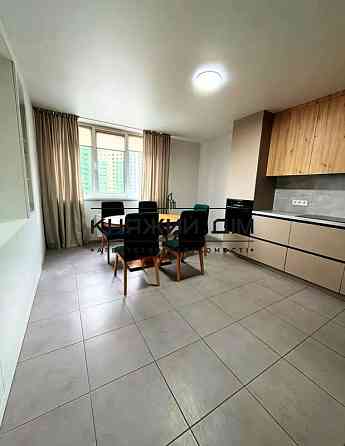 Оренда Квартира 3-кімнатна, 11/23 поверх на вул. Трутенко Онуфрия ул./Михайла Максимовича Київ