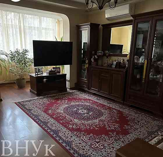 Продаж Квартира 4-кімнатна, 2/9 поверх на Богомольця Ужгород