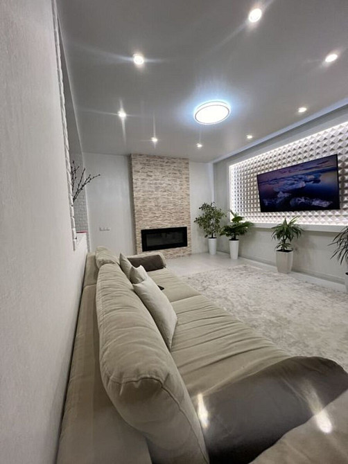 Продаж Квартира 3-кімнатна, 8/10 поверх на Регенераторная, 4 Київ - фото 1