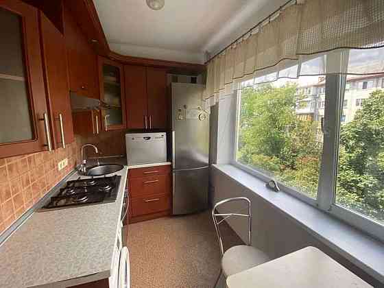 Оренда Квартира 2-кімнатна, 3/5 поверх на Верховного Совета бульв., 18а Kiev