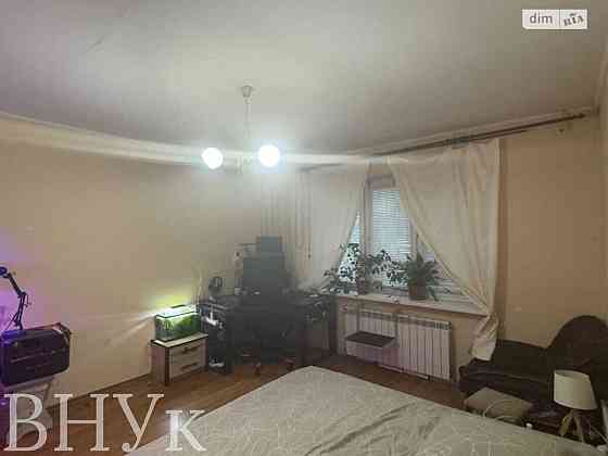 Продаж Квартира 3-кімнатна, 1/9 поверх на Челюскінців Ужгород