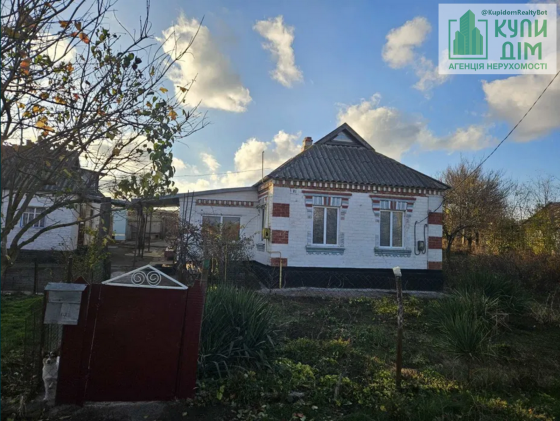 Продам гарний будиночок в селі! 