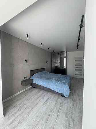 Продаж Квартира 3-кімнатна, 8/8 поверх на вул. В.Чорновола Рівне