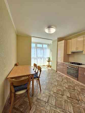 Продаж Квартира 2-кімнатна, 8/10 поверх на вул. Захисників Маріуполя Рівне